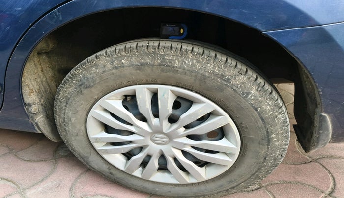 2017 Maruti Dzire VXI, Petrol, Manual, 55,349 km, tyre