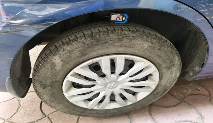 2017 Maruti Dzire VXI, Petrol, Manual, 55,349 km, tyre