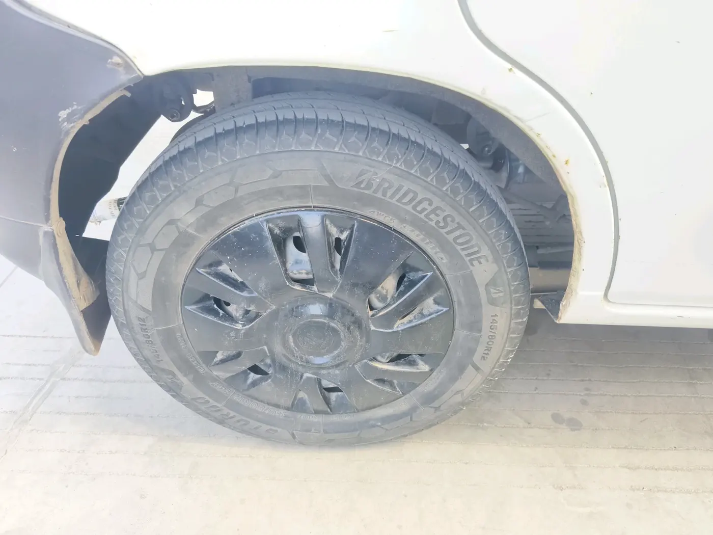 2011 Maruti Alto LXI, CNG, Manual, 1,31,869 km, tyre