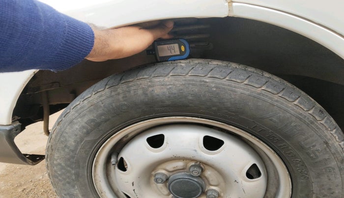 2017 Maruti Eeco 5 STR WITH A/C+HTR, Petrol, Manual, 97,508 km, tyre