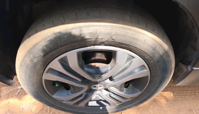 2019 Tata TIAGO NRG PETROL, Petrol, Manual, 1,10,649 km, tyre