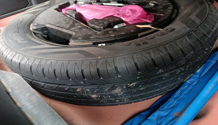 2018 Maruti Vitara Brezza ZDI AMT, Diesel, Automatic, 1,12,296 km, tyre