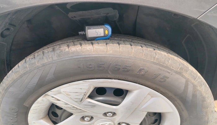 2022 Hyundai VENUE S+ 1.2, Petrol, Manual, 20,300 km, tyre