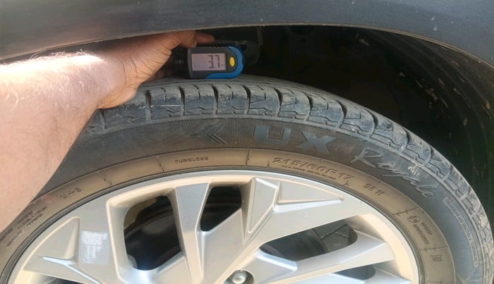 2023 Hyundai Creta SX 1.5 PETROL, Petrol, Manual, 29,601 km, tyre