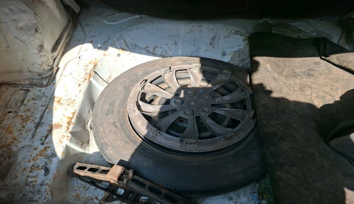 2014 Maruti Swift Dzire TOUR DIESEL, Diesel, Manual, 51,942 km, tyre