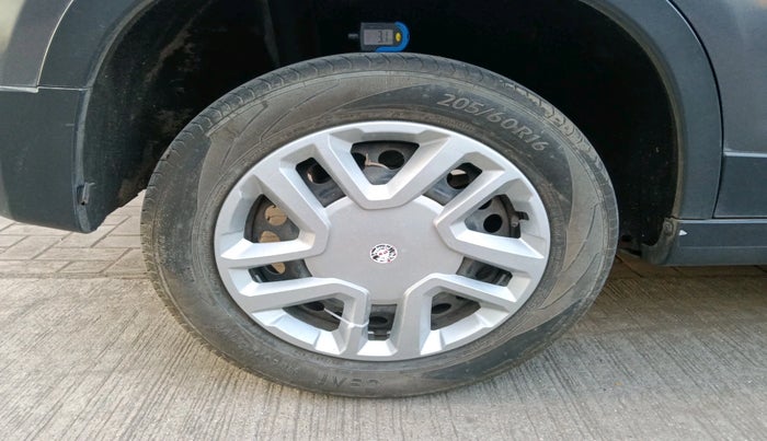 2019 Maruti Vitara Brezza VDI, Diesel, Manual, 76,902 km, tyre