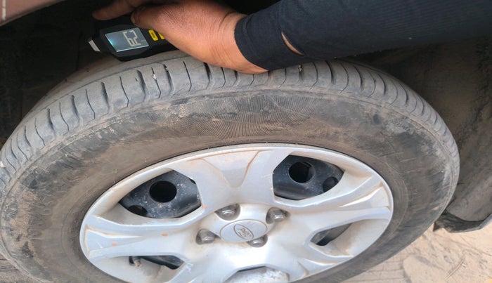 2016 Ford Ecosport TREND 1.5L DIESEL, Diesel, Manual, 1,18,241 km, tyre