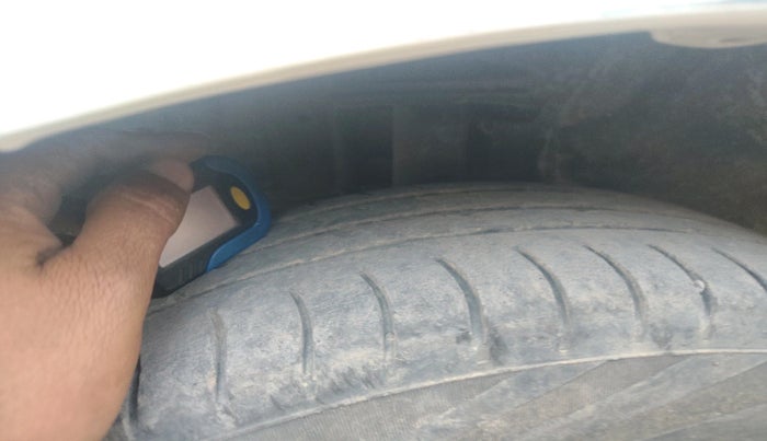 2011 Toyota Etios G, Petrol, Manual, 98,726 km, tyre