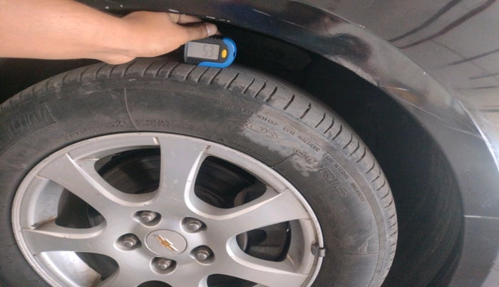 2011 Chevrolet Cruze LTZ, Diesel, Manual, 1,35,542 km, tyre