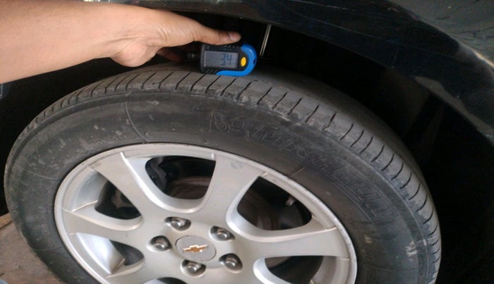 2011 Chevrolet Cruze LTZ, Diesel, Manual, 1,35,542 km, tyre