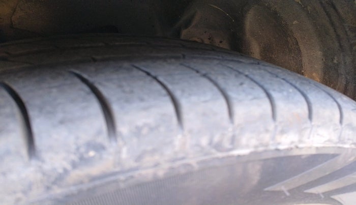 2018 Ford Ecosport TITANIUM 1.5L DIESEL, Diesel, Manual, 1,29,621 km, tyre