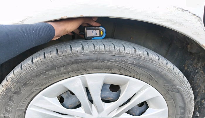 2012 Maruti Ertiga ZDI, Diesel, Manual, 1,53,136 km, tyre