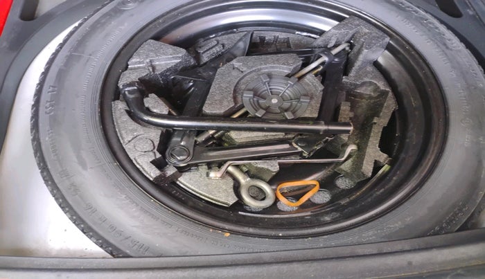 2016 Volvo V40 Cross Country D3, Diesel, Automatic, 95,779 km, tyre