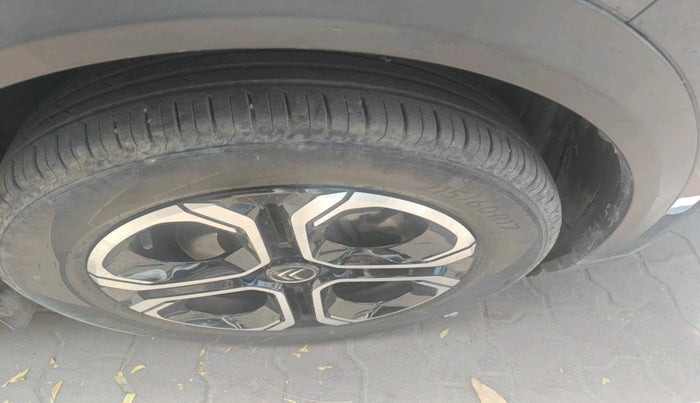 2023 CITROEN C3 AIRCROSS MAX 1.2 5 STR VIBE PACK DUAL TONE, Petrol, Manual, 17,104 km, tyre