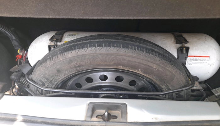 2022 Maruti New Wagon-R VXI CNG 1.0, CNG, Manual, 56,834 km, tyre