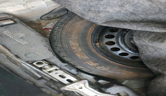 2015 Honda Amaze 1.2L I-VTEC VX AT, Petrol, Automatic, 87,516 km, tyre