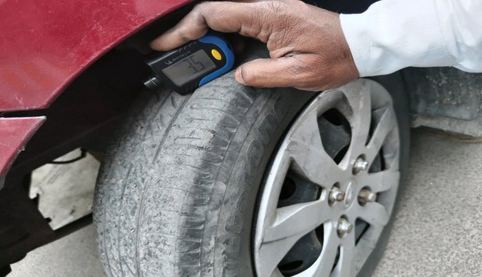 2016 Hyundai Eon MAGNA +, Petrol, Manual, 85,770 km, tyre