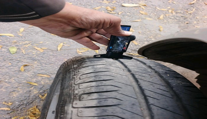 2011 Maruti Ritz LXI, Petrol, Manual, 69,992 km, tyre