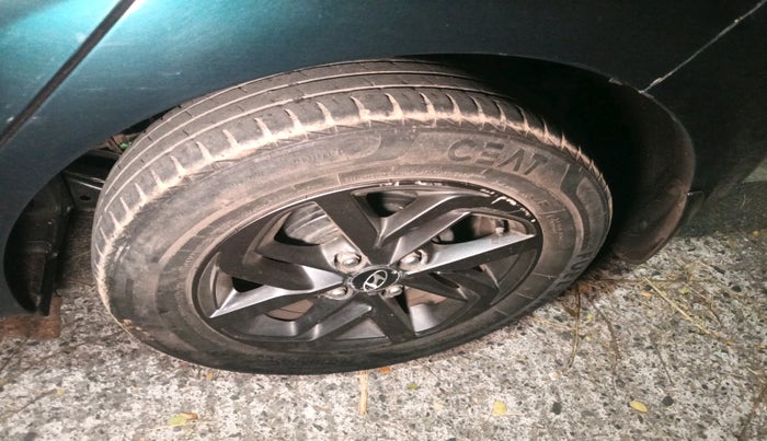 2021 Hyundai GRAND I10 NIOS SPORTZ AMT 1.2 KAPPA VTVT, Petrol, Automatic, 39,934 km, tyre