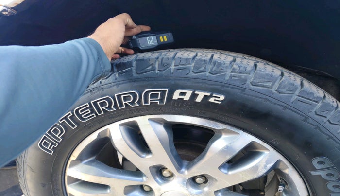 2018 Ford Endeavour TITANIUM 3.2 4X4 AT, Diesel, Automatic, 97,352 km, tyre