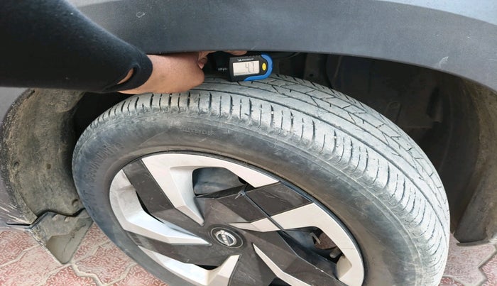 2022 Nissan MAGNITE XL, Petrol, Manual, 32,258 km, tyre