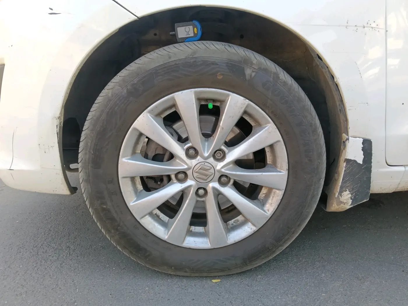 2015 Maruti Ertiga ZDI, Diesel, Manual, 2,35,038 km, tyre