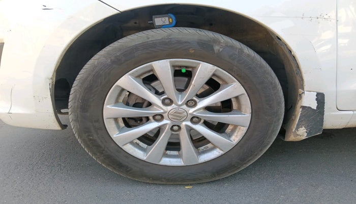 2015 Maruti Ertiga ZDI, Diesel, Manual, 2,35,038 km, tyre