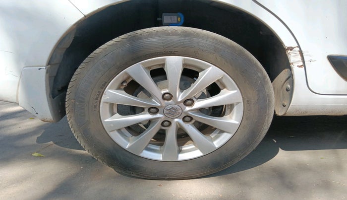 2015 Maruti Ertiga ZDI, Diesel, Manual, 2,35,038 km, tyre