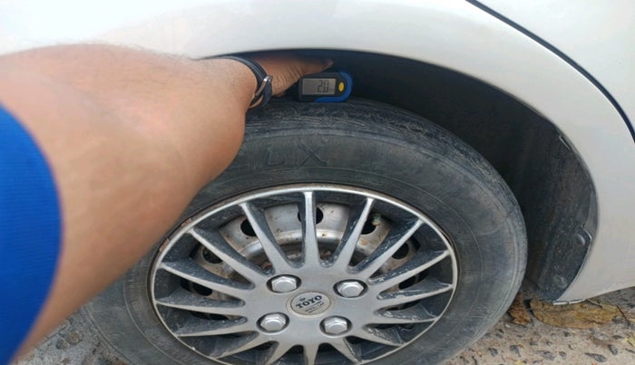 2011 Maruti Swift Dzire LDI, Diesel, Manual, 1,58,817 km, tyre