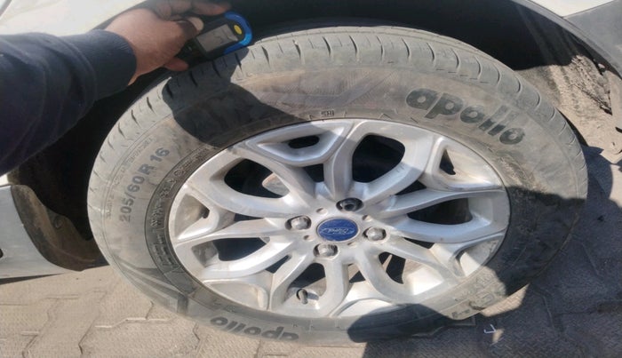 2014 Ford Ecosport TITANIUM 1.5L PETROL AT, Petrol, Automatic, 51,718 km, tyre