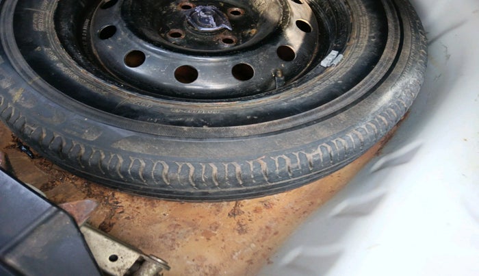 2017 Maruti Dzire VXI, Petrol, Manual, 1,33,454 km, tyre