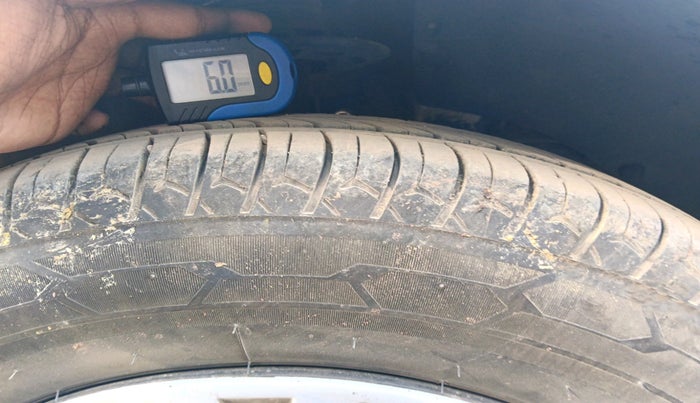 2017 Maruti Dzire VXI, Petrol, Manual, 1,33,454 km, tyre