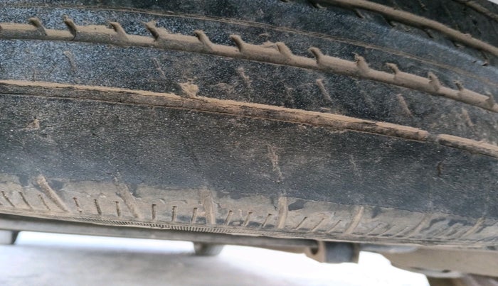 2015 Maruti Ertiga VDI, Diesel, Manual, 90,520 km, tyre