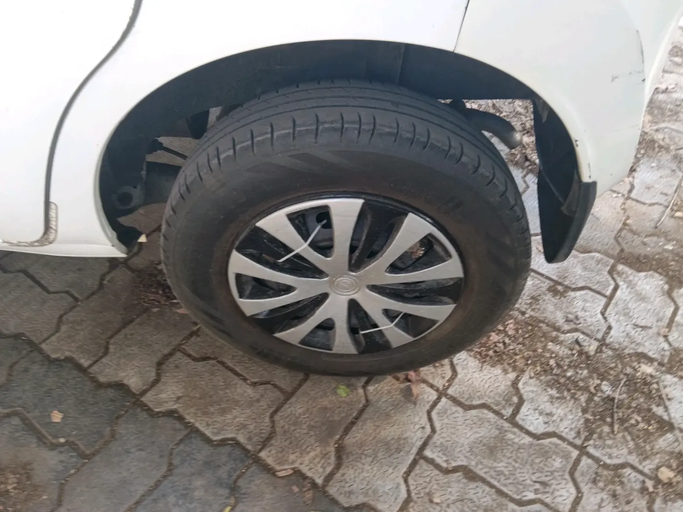 2016 Datsun Redi Go T (O), Petrol, Manual, 70,283 km, tyre