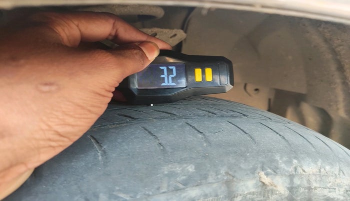 2013 Honda Amaze 1.5L I-DTEC S, Diesel, Manual, 2,24,229 km, tyre