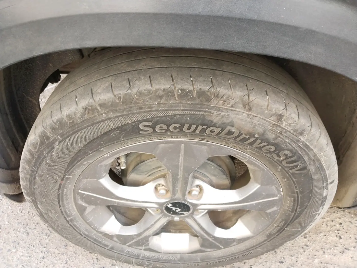 2021 KIA SELTOS HTK PLUS 1.5, Petrol, Manual, 97,544 km, tyre