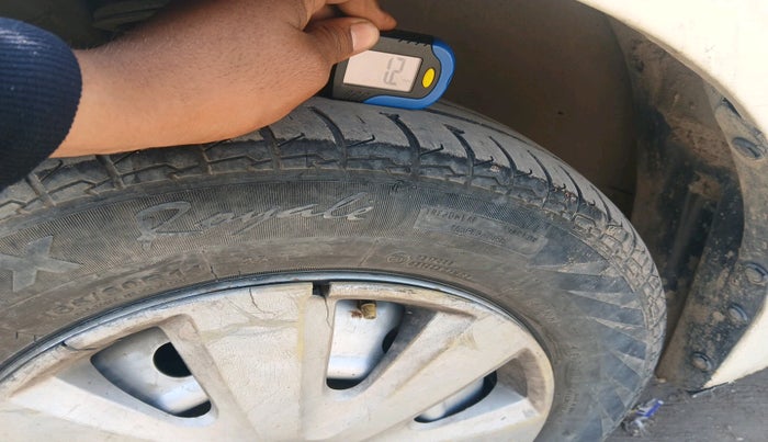 2011 Maruti Swift Dzire VXI, Petrol, Manual, 1,42,861 km, tyre