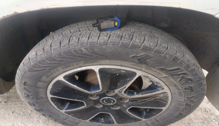 2016 Renault Duster 85 PS RXZ DIESEL, Diesel, Manual, 1,03,546 km, tyre