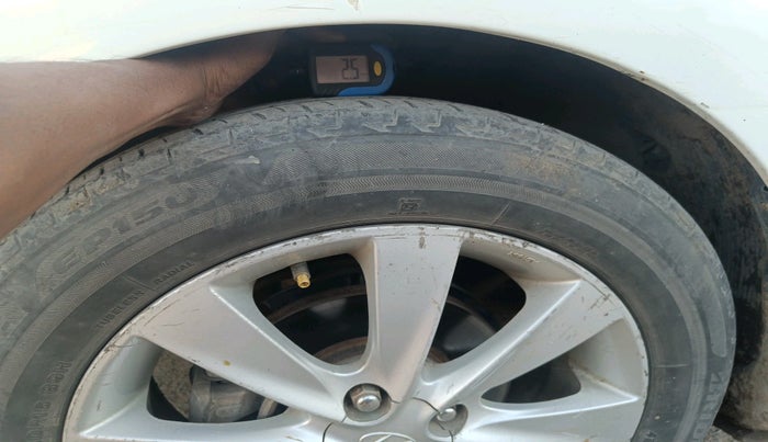 2013 Hyundai Verna FLUIDIC 1.6 CRDI SX, Diesel, Manual, 1,88,261 km, tyre