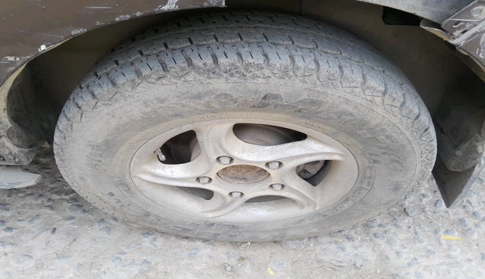 2012 Tata Safari Storme 2.2 EX 4X2, Diesel, Manual, 1,66,619 km, tyre