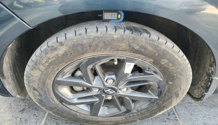 2021 Hyundai GRAND I10 NIOS SPORTZ AMT 1.2 KAPPA VTVT, Petrol, Automatic, 30,612 km, tyre