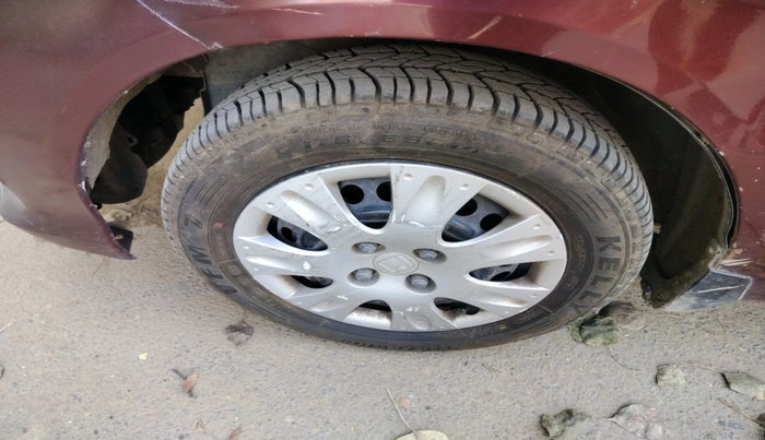 2017 Honda Amaze 1.2L I-VTEC S, Petrol, Manual, 74,229 km, tyre