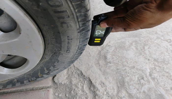 2015 Tata Nano TWIST XT, Petrol, Manual, 1,16,798 km, tyre