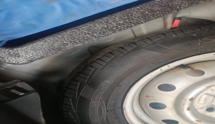 2013 Maruti Wagon R 1.0 LXI, Petrol, Manual, 67,923 km, tyre