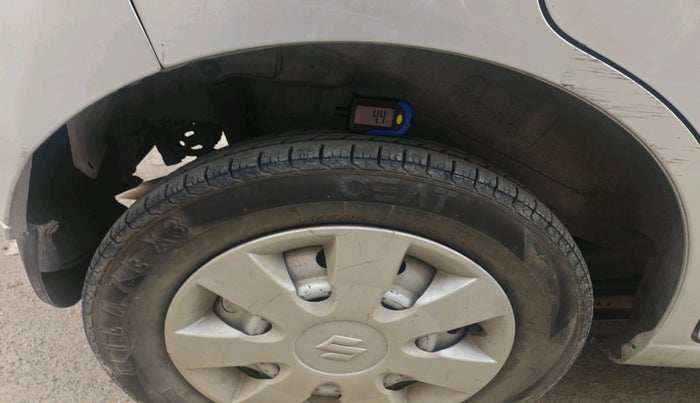 2013 Maruti Wagon R 1.0 LXI, Petrol, Manual, 67,923 km, tyre