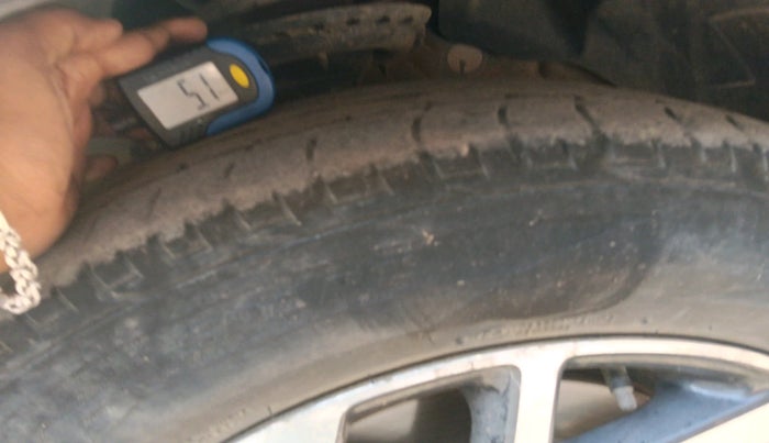 2023 Mahindra XUV300 W4 1.2 PETROL, Petrol, Manual, 51,017 km, tyre