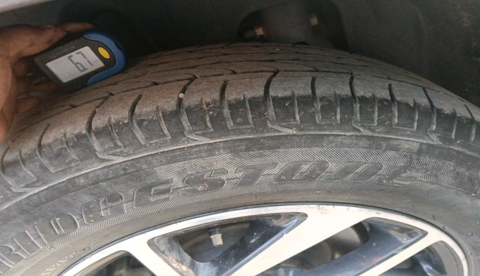 2023 Mahindra XUV300 W4 1.2 PETROL, Petrol, Manual, 51,017 km, tyre