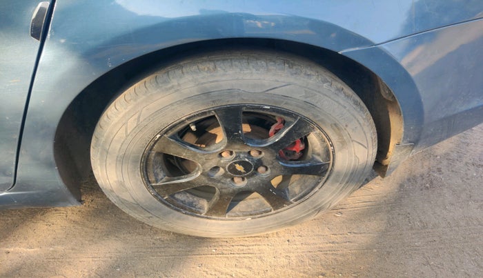 2010 Chevrolet Cruze LTZ, Diesel, Manual, 1,01,446 km, tyre