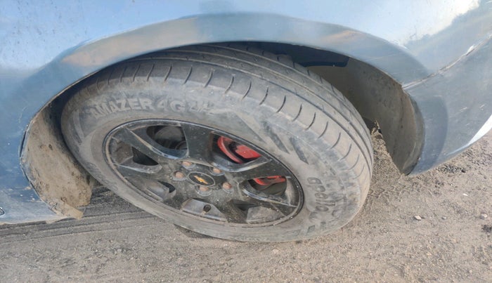 2010 Chevrolet Cruze LTZ, Diesel, Manual, 1,01,446 km, tyre