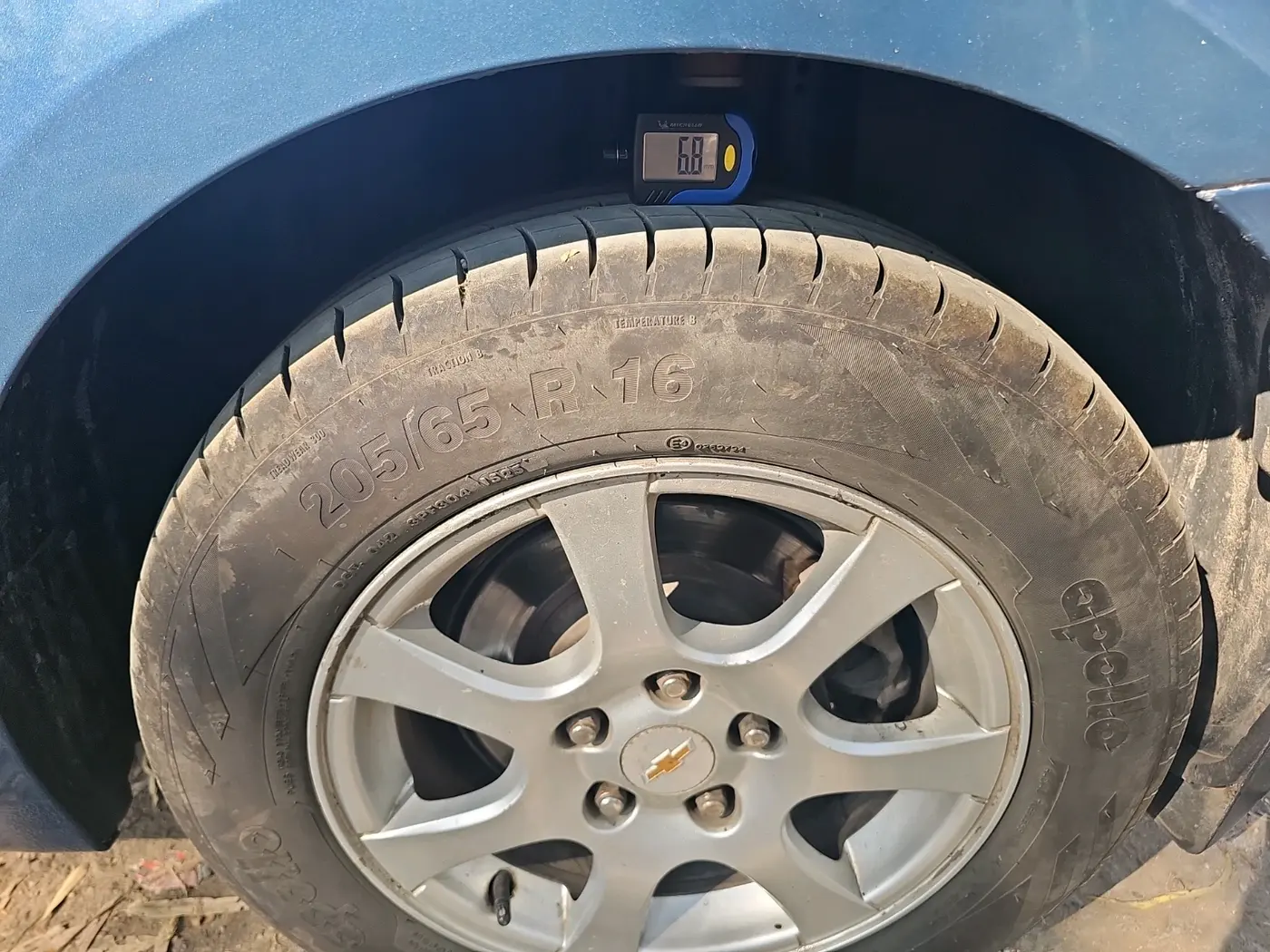 2011 Chevrolet Cruze LTZ, Diesel, Manual, 1,43,721 km, tyre